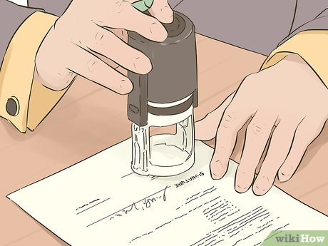 Step 3 Sign your letter in the presence of a clerk.